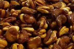 你知道油炸蚕豆有什么功效吗？好吃不腻的油炸蚕豆还有这些作用！